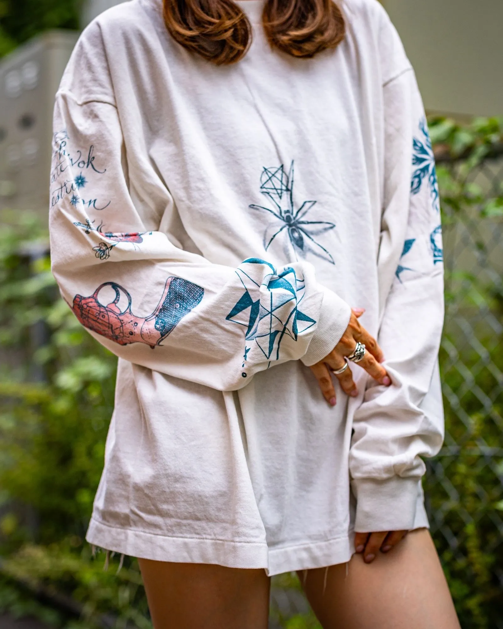 SAINT Mxxxxxx × Dr. Woo DW_LS TEE/TATTOO/WHT Dr.Woo joint model TATOO tattoo long sleeve off-white S-XL OE yarn Tube weaving high weight fabric without side seams Original printing water slurry process No touch printing Breathable and comfortable Original level replica printing Correct version Correct main mark/wash mark/cherub anti-counterfeiting mark